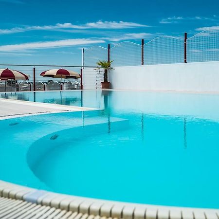 Hotel Vienna Lignano Sabbiadoro Exterior foto