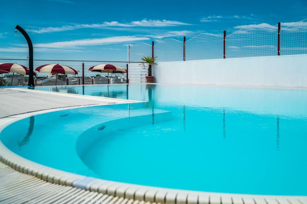 Hotel Vienna Lignano Sabbiadoro Exterior foto